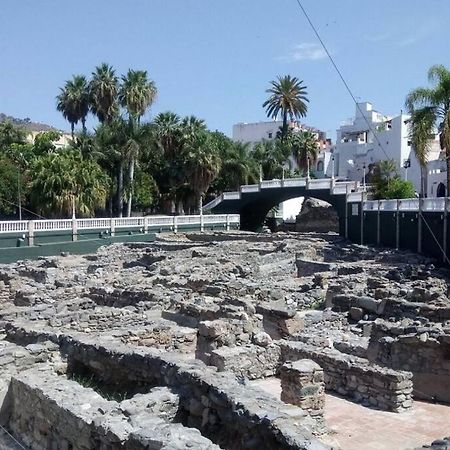 Las Gondolas Y El Mar Almuñécar Екстериор снимка